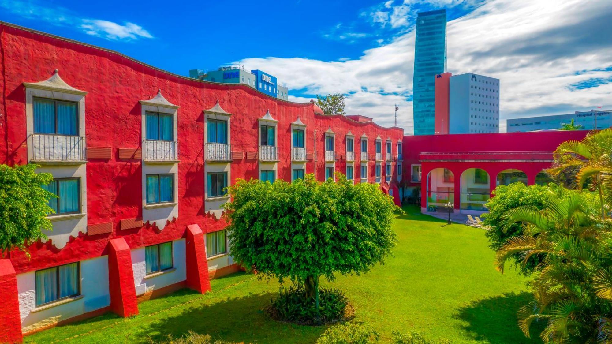 Fiesta Inn Xalapa Exterior photo